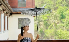 亚洲精品国偷拍自产在线观看蜜桃